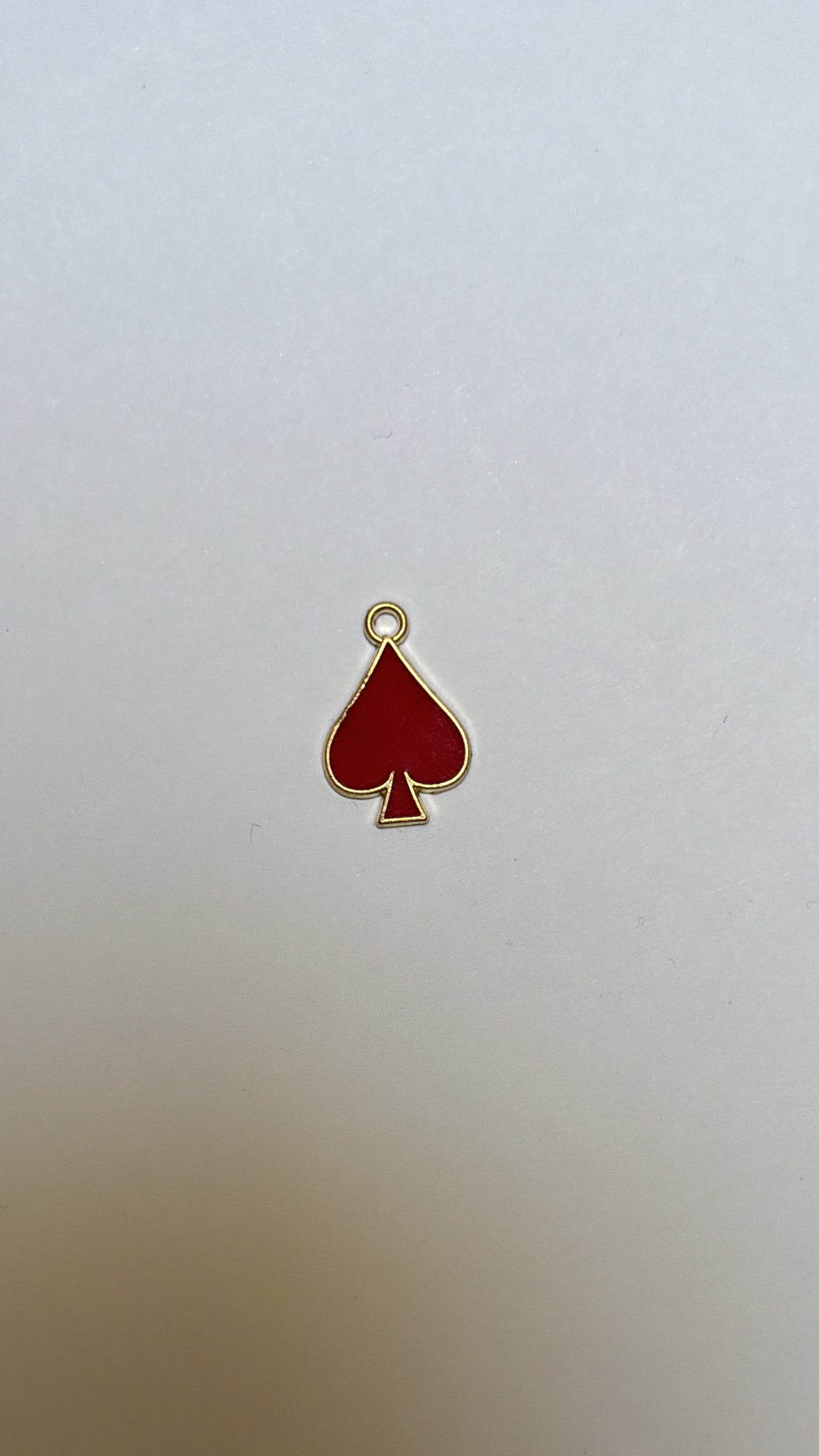 Charms rojos.