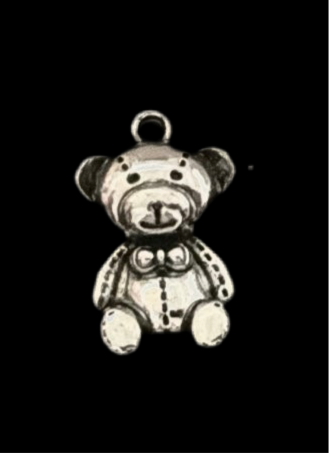 Charms plateados.